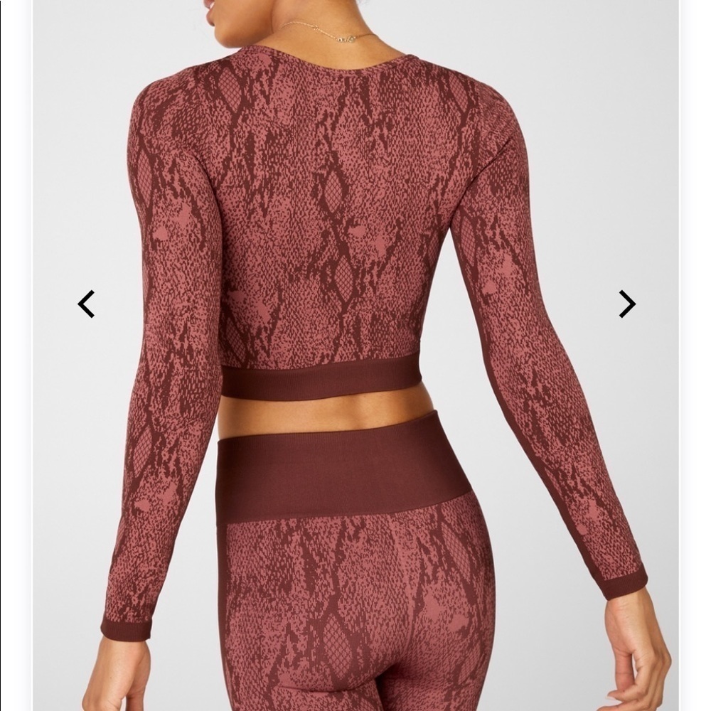Fabletics Kamila seamless long sleeve top - Picture 2 of 6